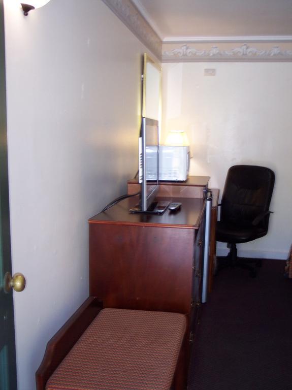 Shore Hills Motel Manasquan Exterior photo